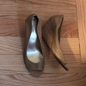 Peep toe tan wedges